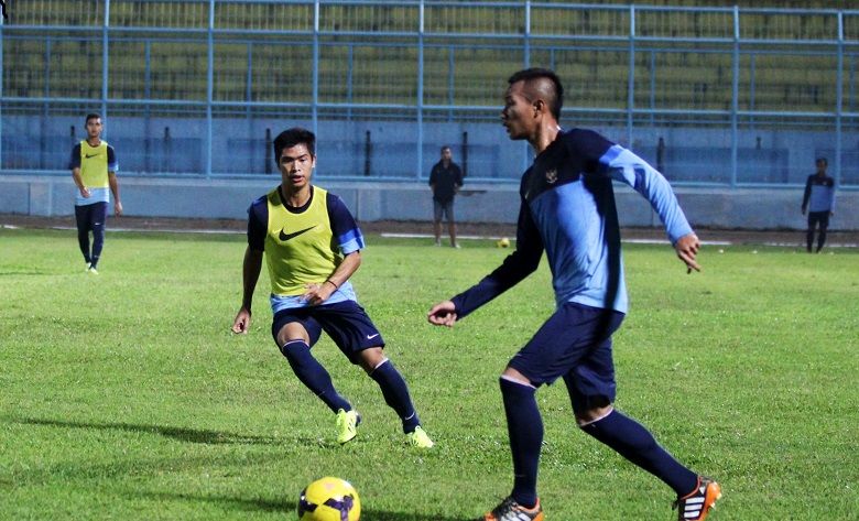 Timnas U-19 saat mencoba Stadion Kanjuruhan, Malang. Copyright: © INDOSPORT/Ardiyanto